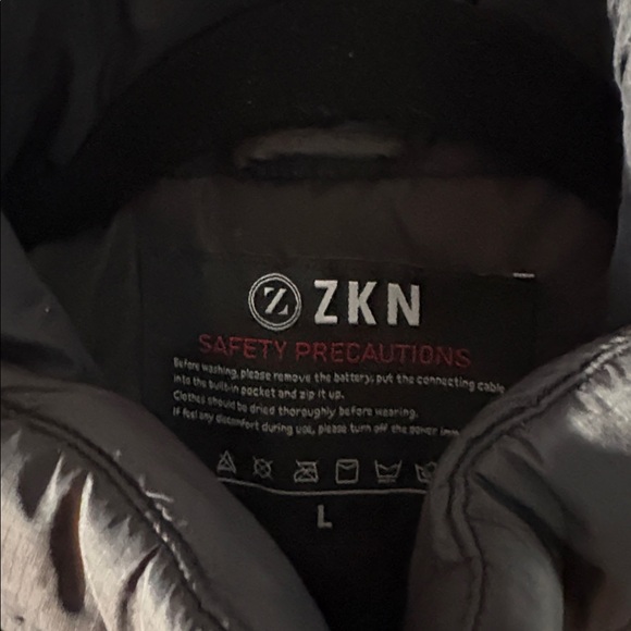 ZKN Black Zip Front Puffer Vest,Unisex,Size Large,NEW with TAGS - Picture 4 of 11